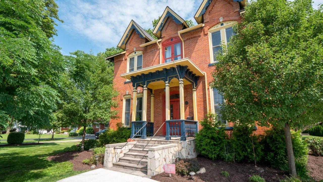 The Woodbridge House Hotel Kingsville Exterior photo