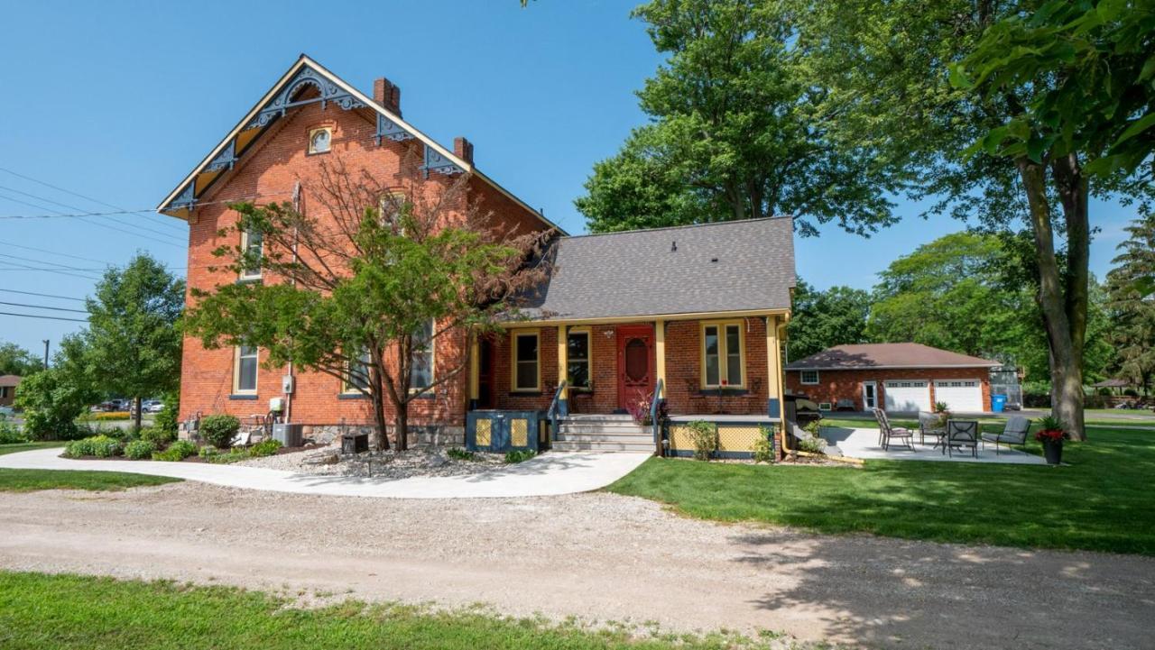 The Woodbridge House Hotel Kingsville Exterior photo
